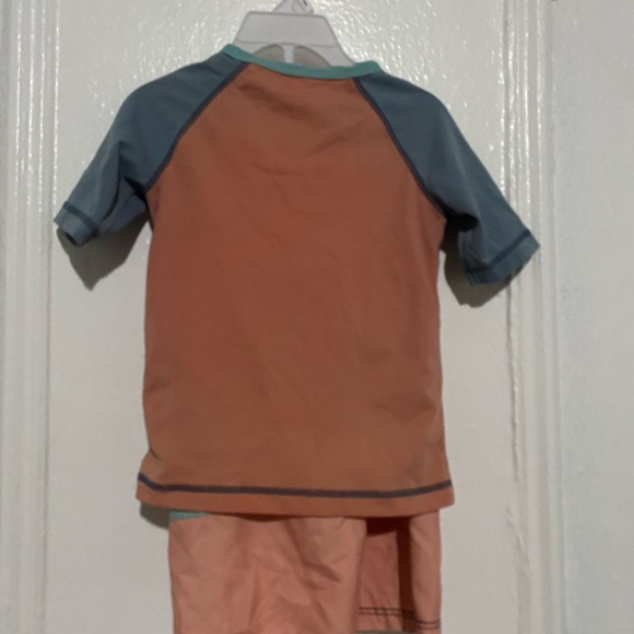 Swim set :Rashguard and Short - Picture 2 of 5